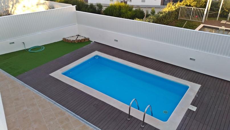Moradia T6, totalmente remodelada, com magnífica vista de mar.