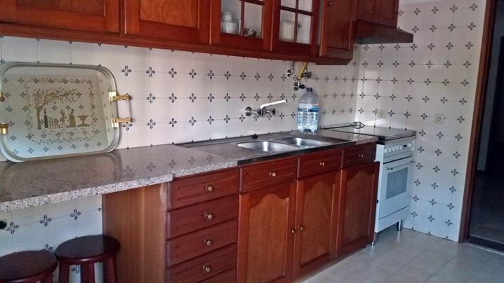 Apartamento T3 no centro de Mem Martins. Bons acessos.