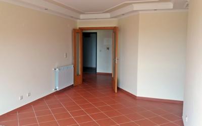 ApartamentoT2 Bem Localizado em  lugar recatado do Algueirão com bons acessos .