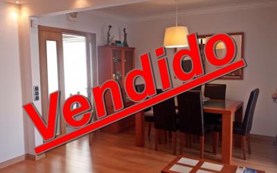 Moradia T3 com jardim e garagem. Em zona calma perto de escolas e jardins.