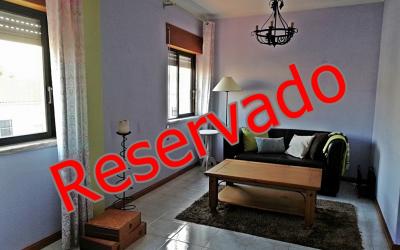 Apartamento mobilado e equipado, no centro de Mem Martins.